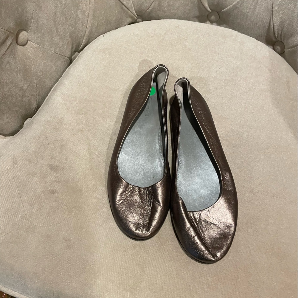 Metallic Garnet Hill Flats
